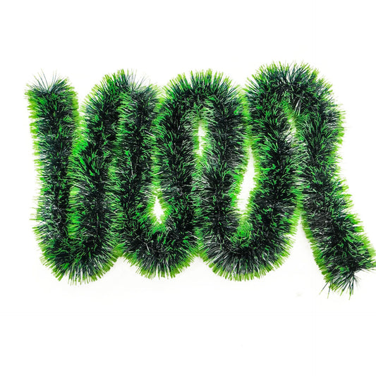Festive Christmas party decoration garland with white and green snowflake-patterned edges¡ªideal for venue styling and adding a holiday atmosphere