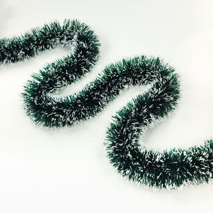 Festive Christmas party decoration garland with white and green snowflake-patterned edges¡ªideal for venue styling and adding a holiday atmosphere