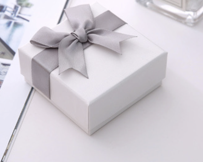 Bow Top-and-Base Gift Box for Necklaces and Bracelets, Elegant and Minimalist Ring Packaging, Souvenir Box