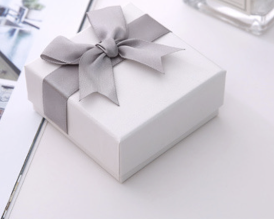 Bow Top-and-Base Gift Box for Necklaces and Bracelets, Elegant and Minimalist Ring Packaging, Souvenir Box