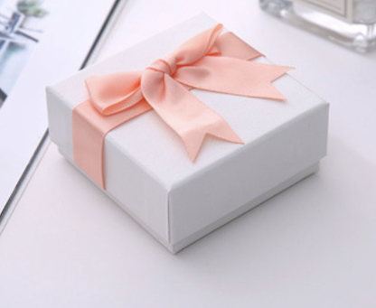Bow Top-and-Base Gift Box for Necklaces and Bracelets, Elegant and Minimalist Ring Packaging, Souvenir Box