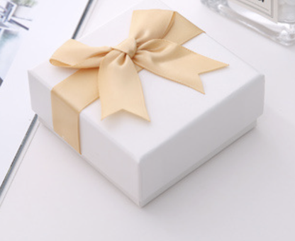 Bow Top-and-Base Gift Box for Necklaces and Bracelets, Elegant and Minimalist Ring Packaging, Souvenir Box