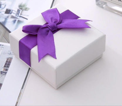 Bow Top-and-Base Gift Box for Necklaces and Bracelets, Elegant and Minimalist Ring Packaging, Souvenir Box