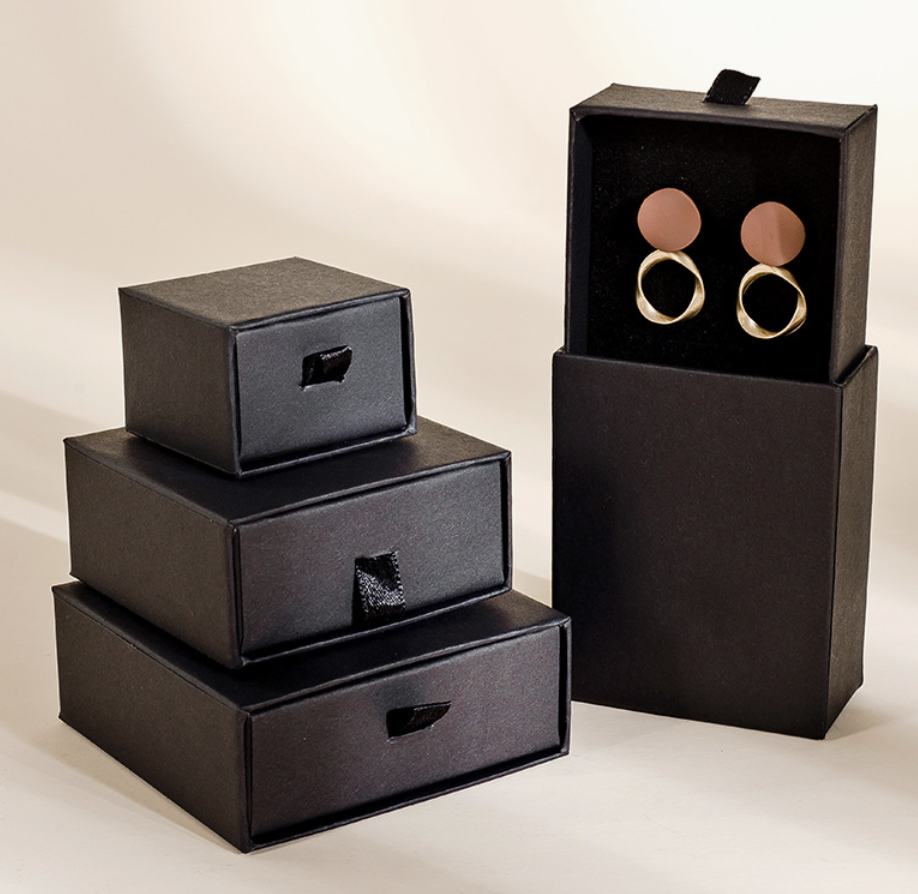 Baroque Velvet Gift Box with Light Luxury Handbag